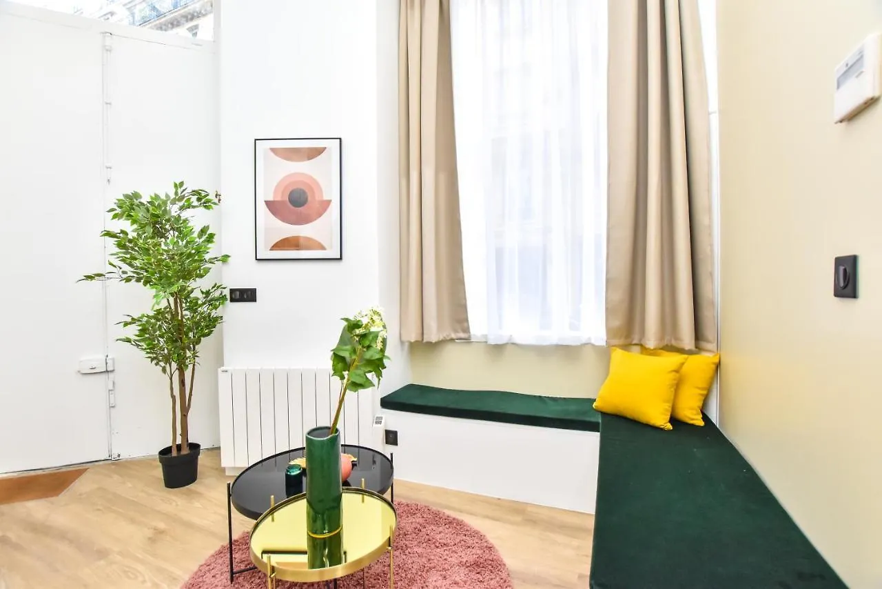 Apartment Cmg Condorcet / Lentonnet 3 *